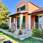 Asteraki House By Dadovillas Acharavi (Corfu)