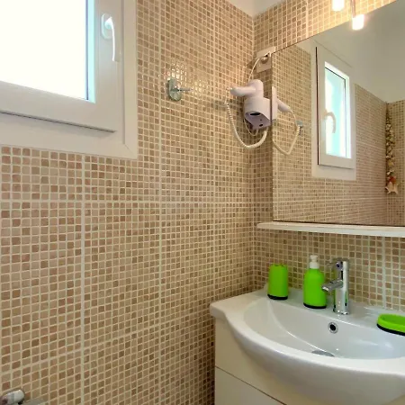 Apartament Asteraki House By Dadovillas