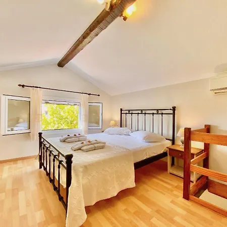 Asteraki House By Dadovillas Apartment