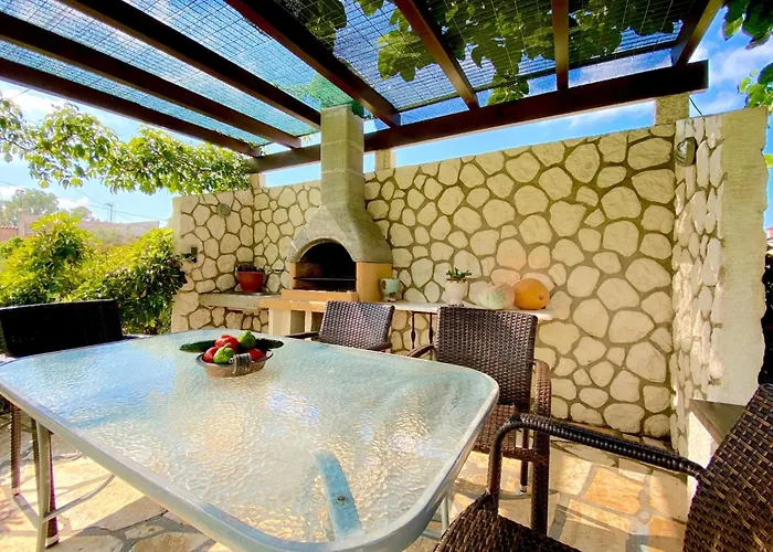 Апартаменты Asteraki House By Dadovillas